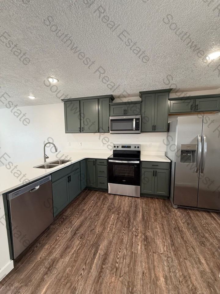 3517 Ethan Ave - Photo 2 of 8