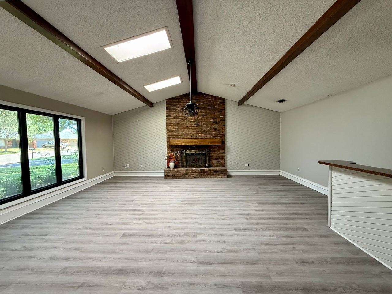 8606 Knoxville Ave - Photo 3 of 16