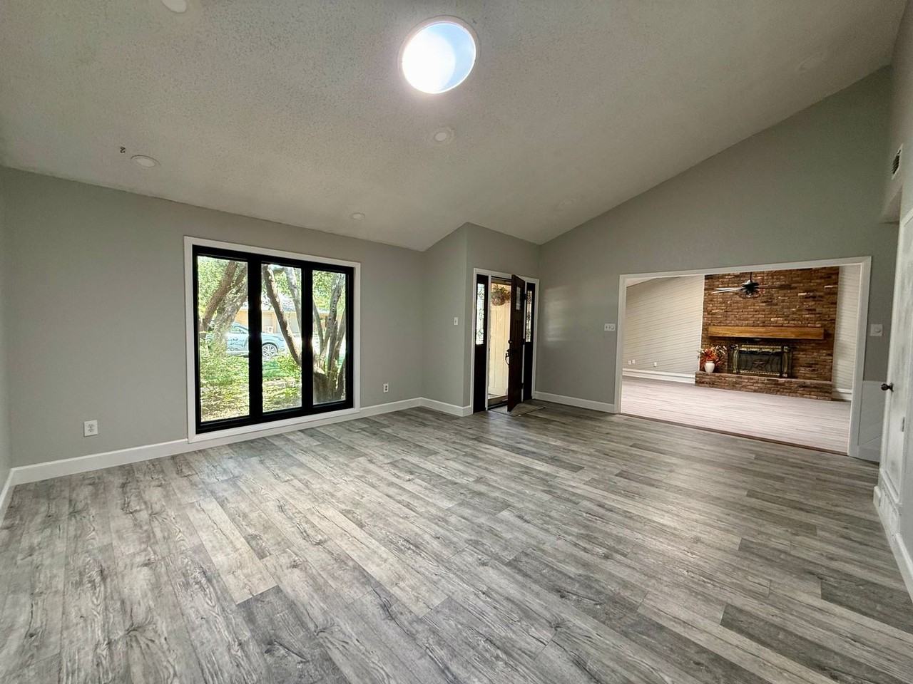 8606 Knoxville Ave - Photo 5 of 16
