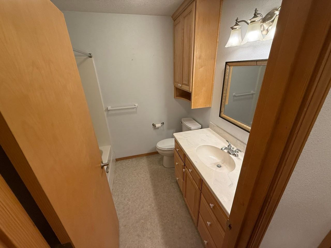 1340 Sw Timian St - Photo 3 of 12