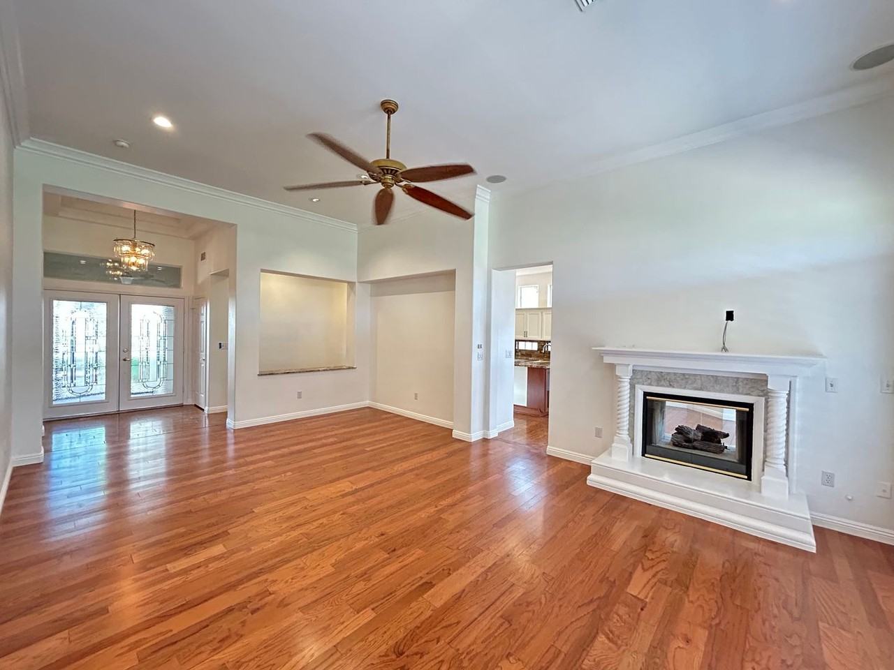 9404 January Dr - Photo 3 of 23