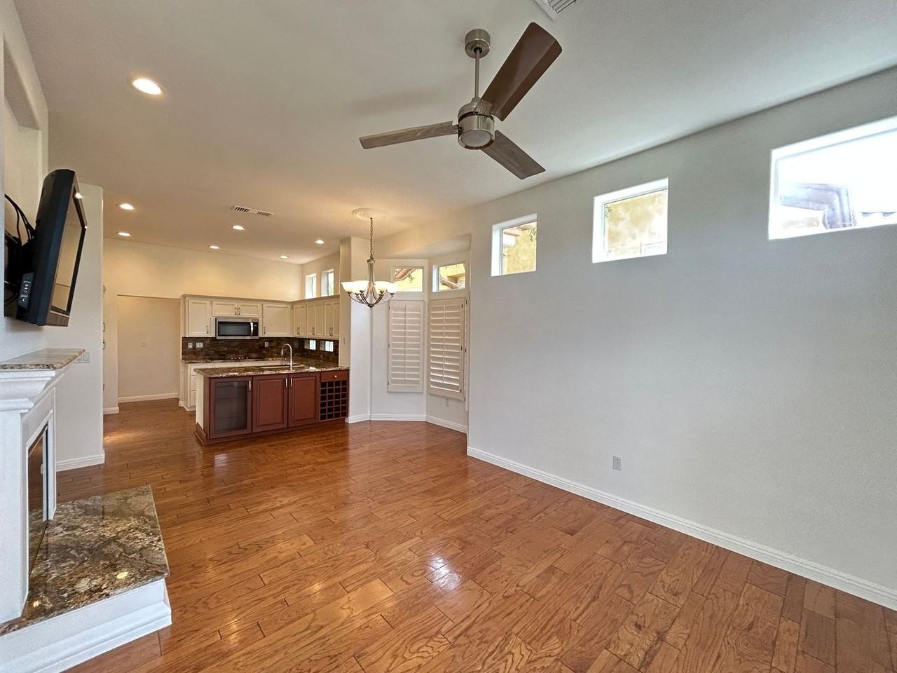 9404 January Dr - Photo 5 of 23