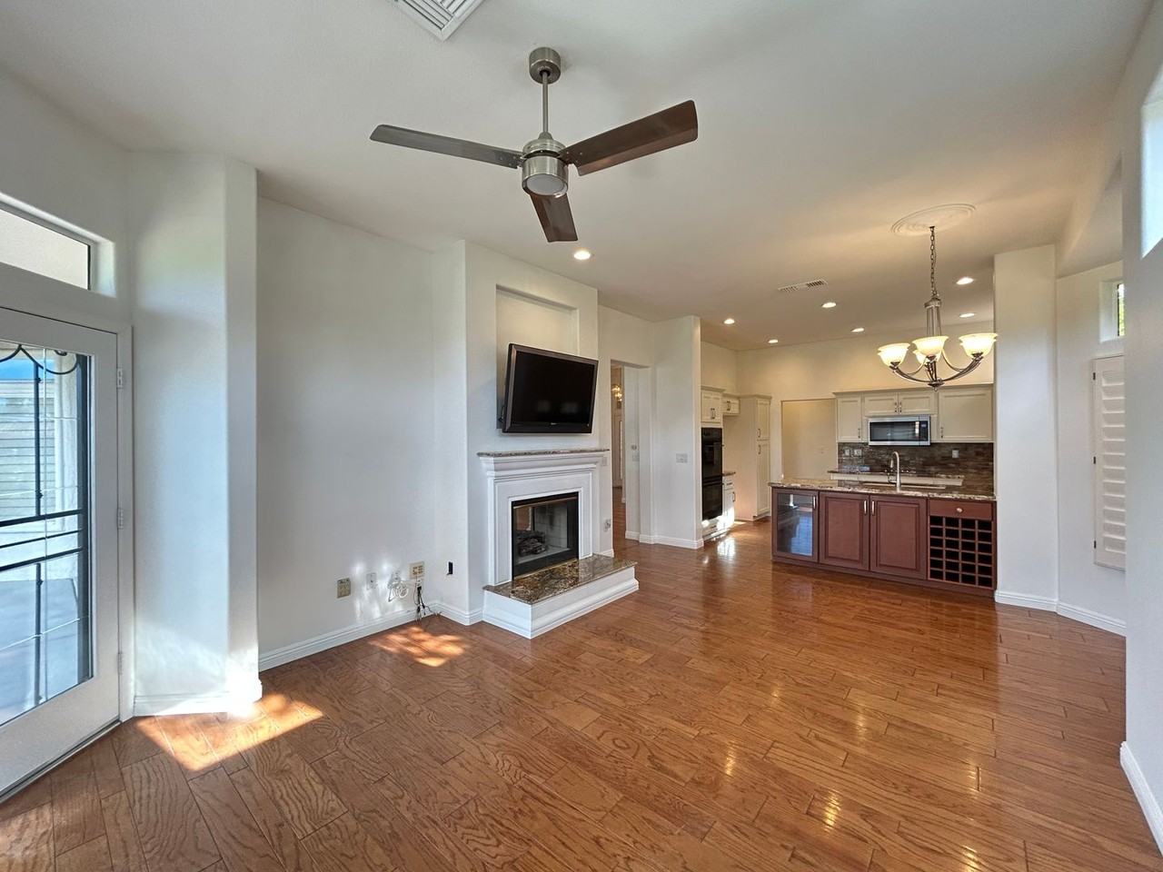 9404 January Dr - Photo 6 of 23