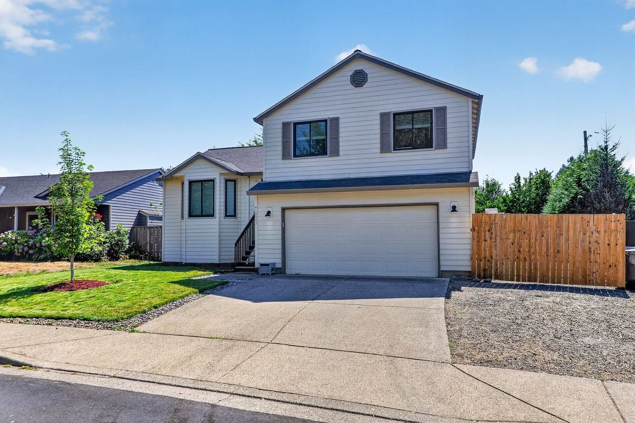 16045 Sw Baler Way - Photo 2 of 22