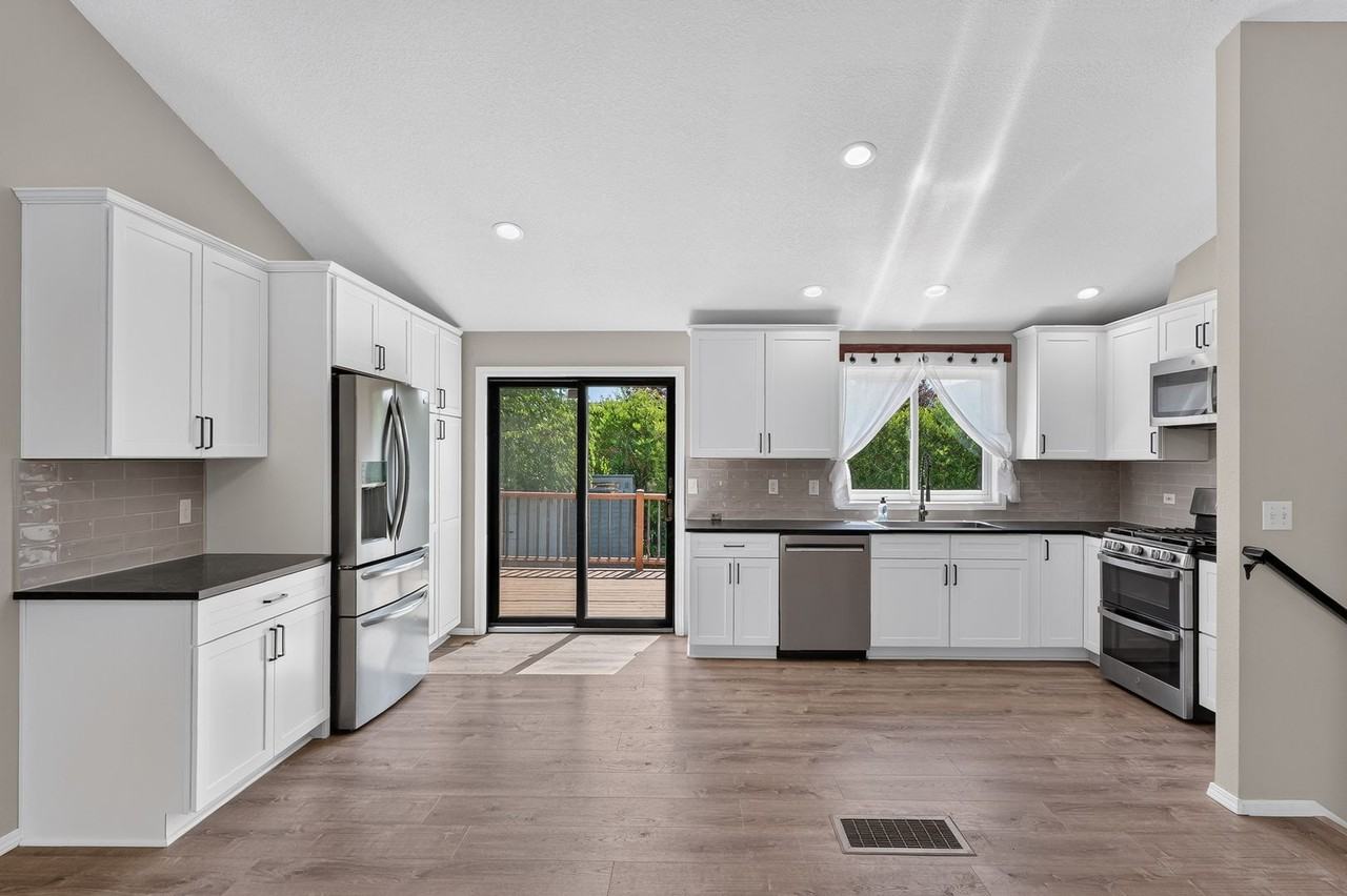 16045 Sw Baler Way - Photo 6 of 22