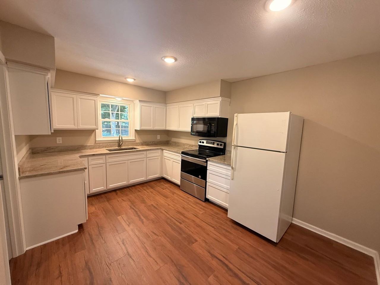 1801 Bernard St - Photo 2 of 12