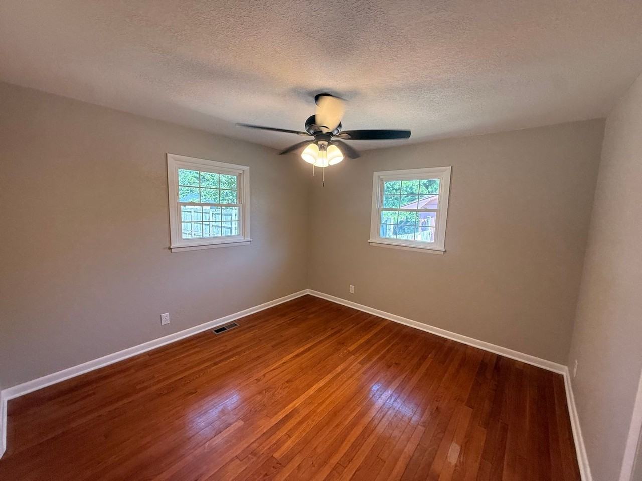 1801 Bernard St - Photo 5 of 12