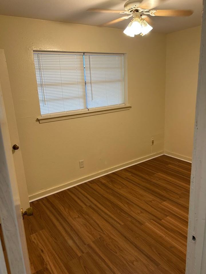 5216 Carl Ter - Photo 4 of 5