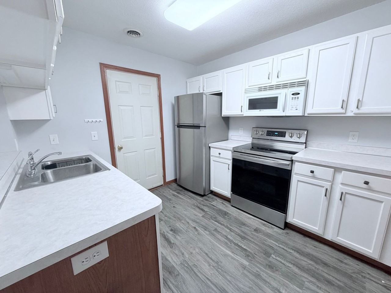 393 Leeward Trl - Photo 6 of 19