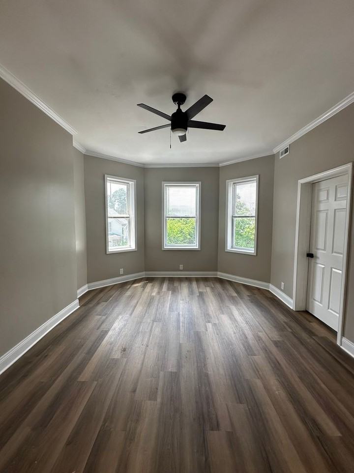 7417 S Champlain Ave - Photo 3 of 14