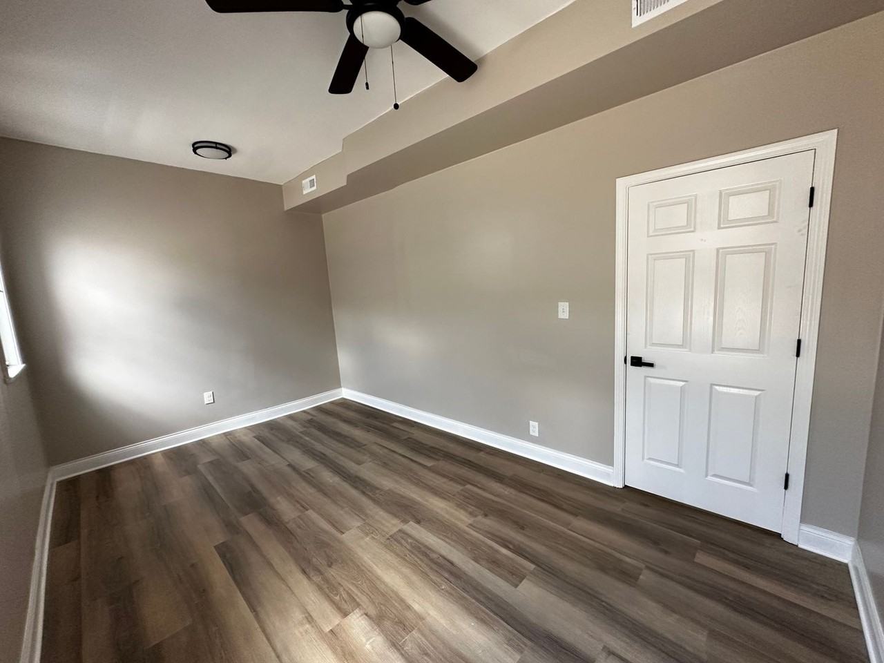 7417 S Champlain Ave - Photo 6 of 14
