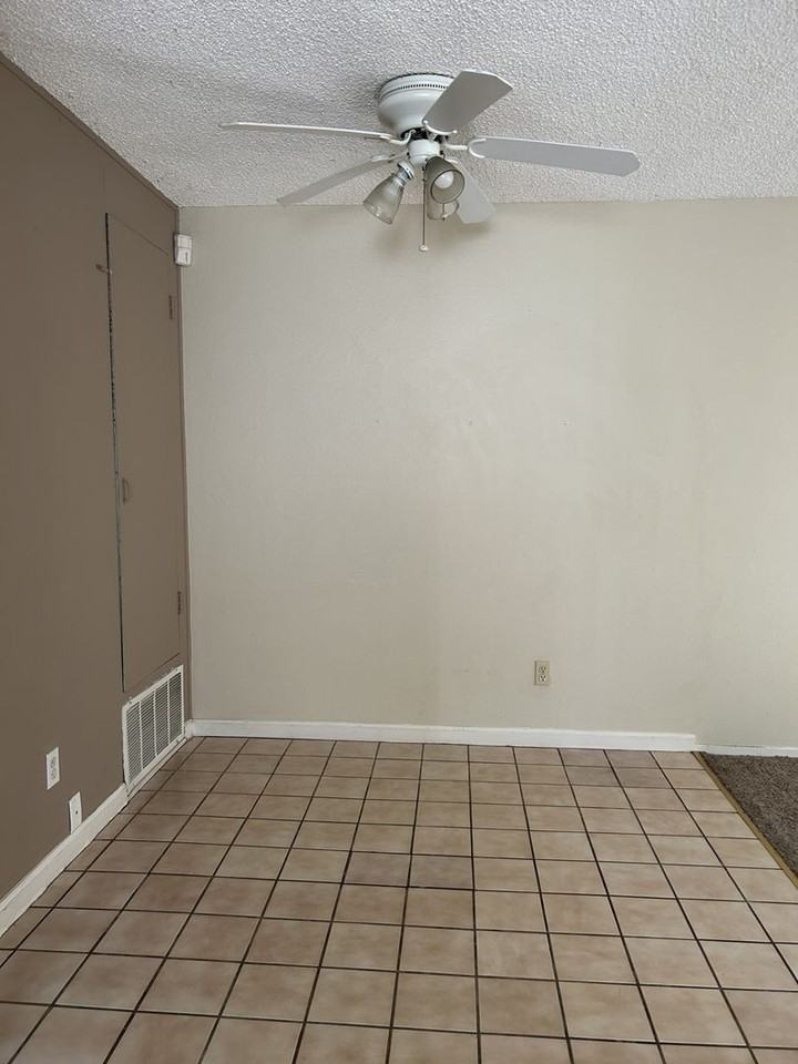 4711 Hayford Way #4 - Photo 5 of 10