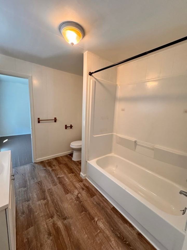 328 Se Lane Ave - Photo 5 of 14