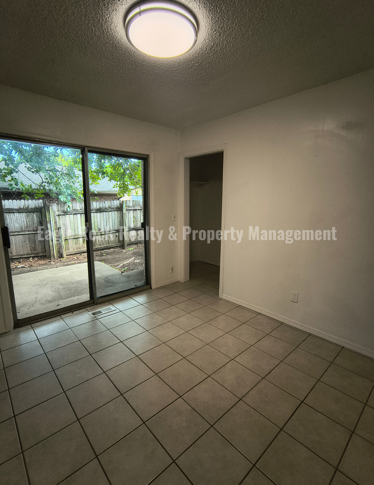 4627 S 72nd East Pl - Photo 7 of 35