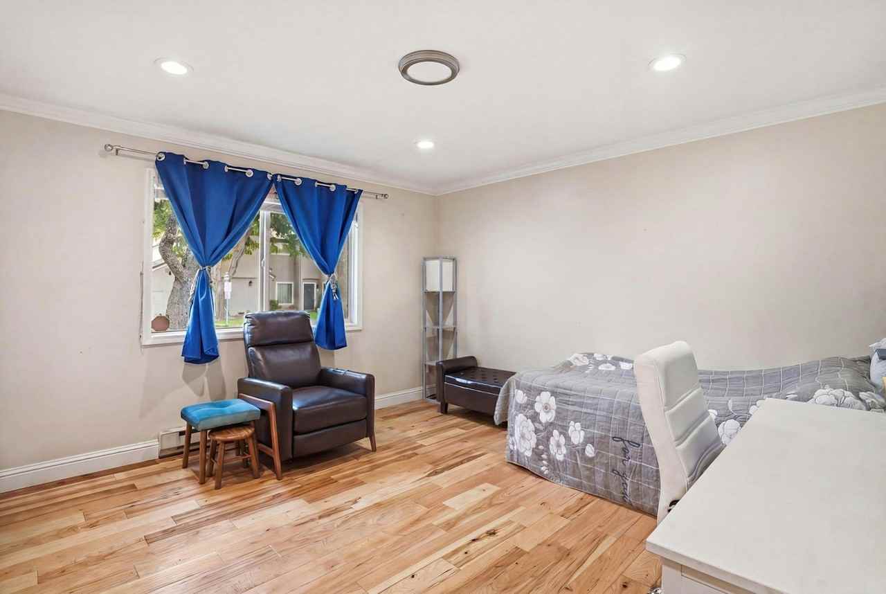 2524 Roblar Ln - Photo 5 of 35