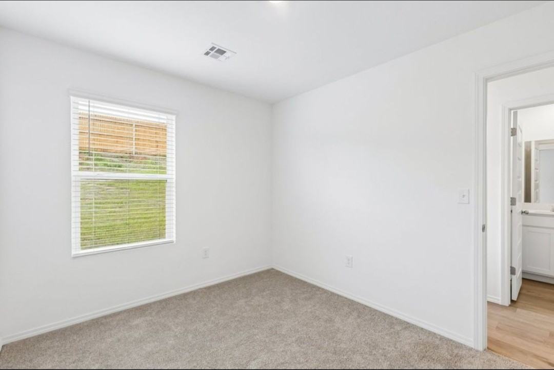 1221 Colt Dr - Photo 7 of 9