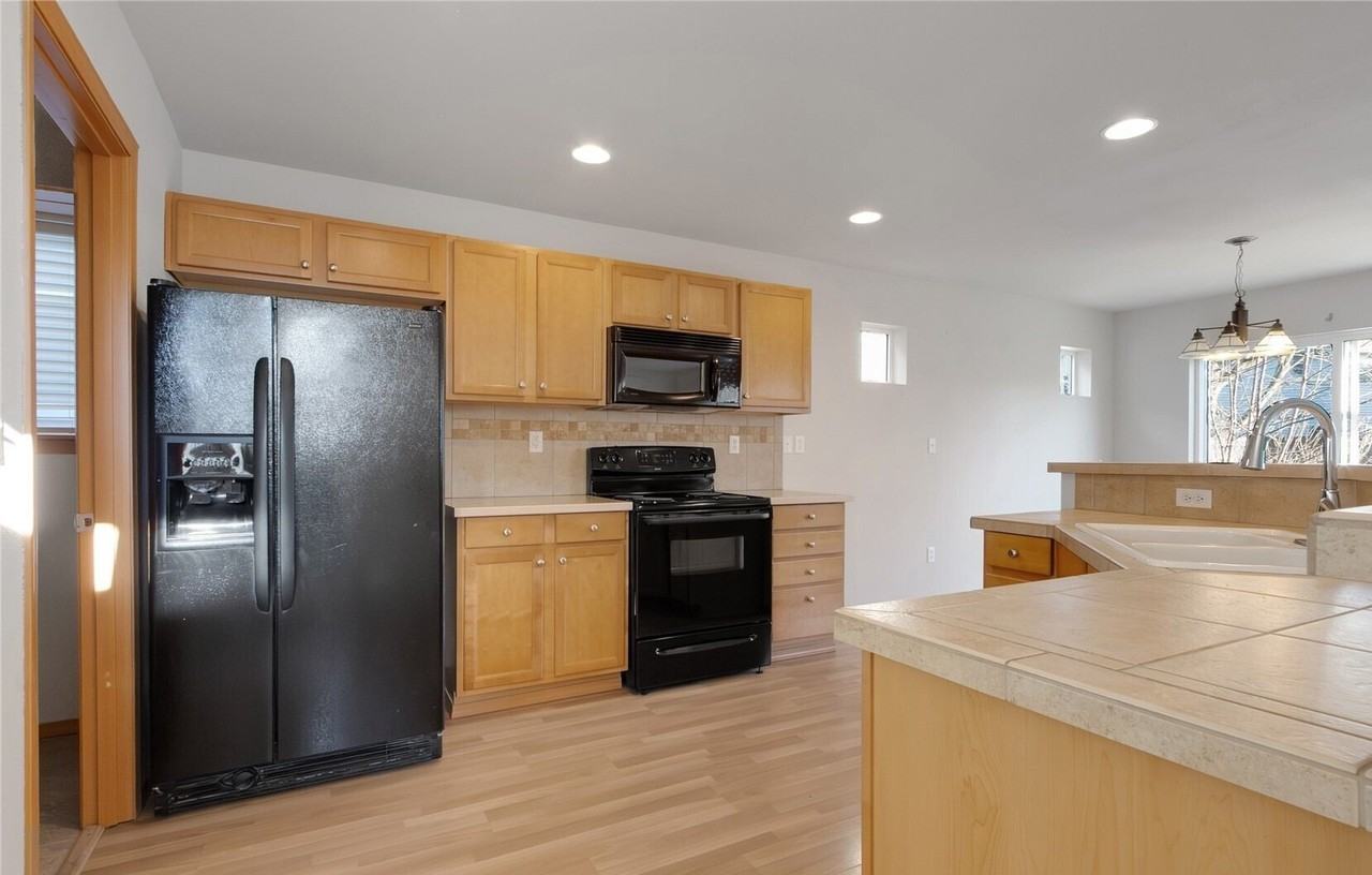 18629 115th Ave E #NA - Photo 2 of 17