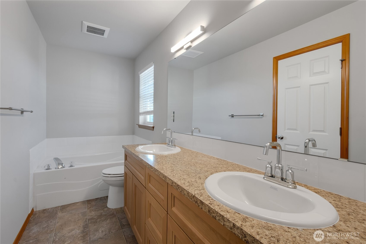 18629 115th Ave E #NA - Photo 3 of 17