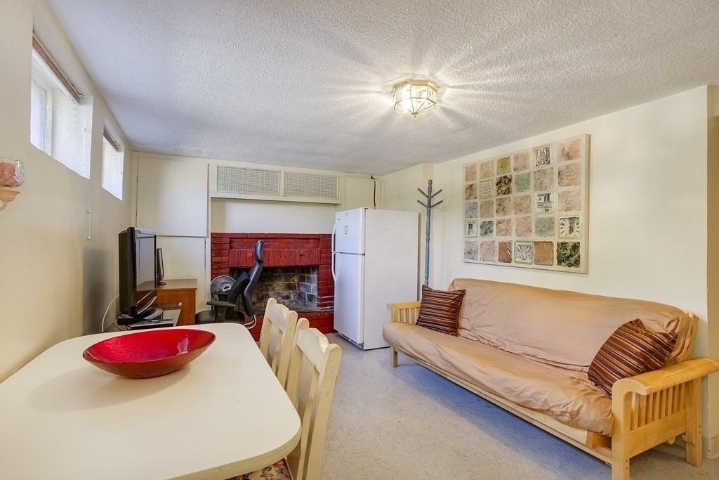10 Greenbrook Rd - Photo 2 of 16