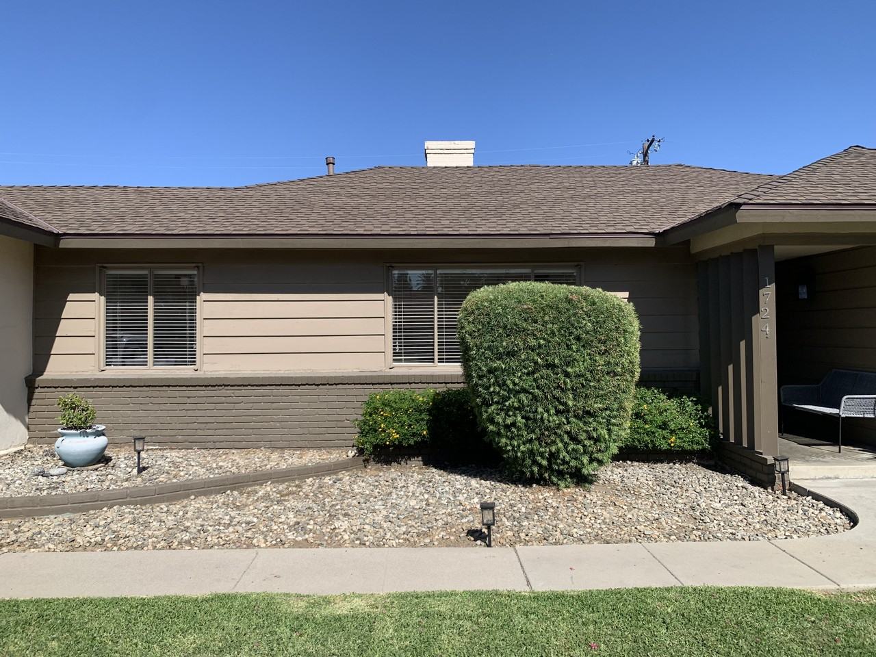 1724 Grace Ave #NA - Photo 4 of 24