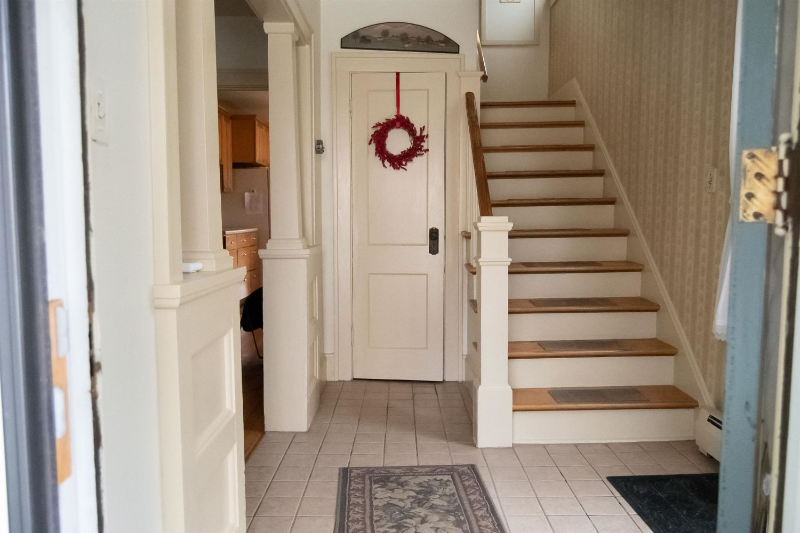 10 Wallace Ave - Photo 4 of 23