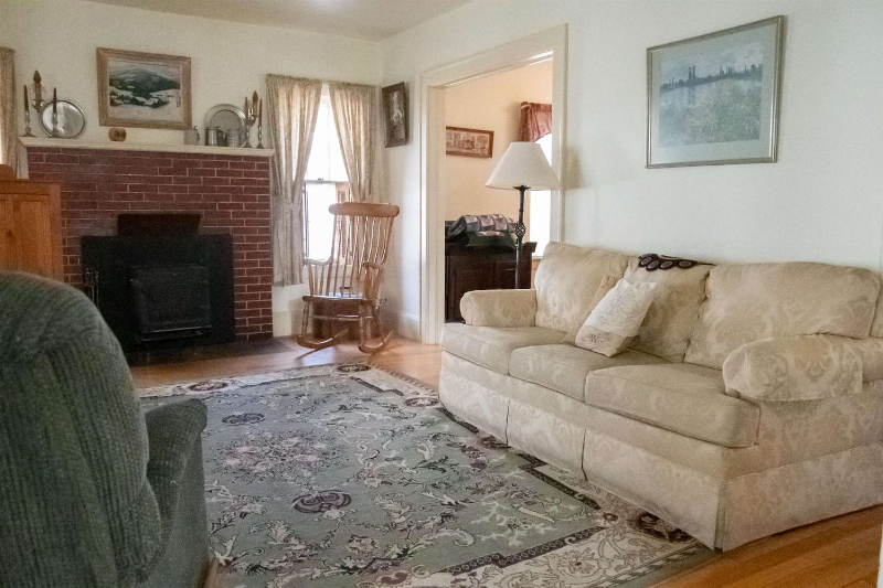 10 Wallace Ave - Photo 5 of 23