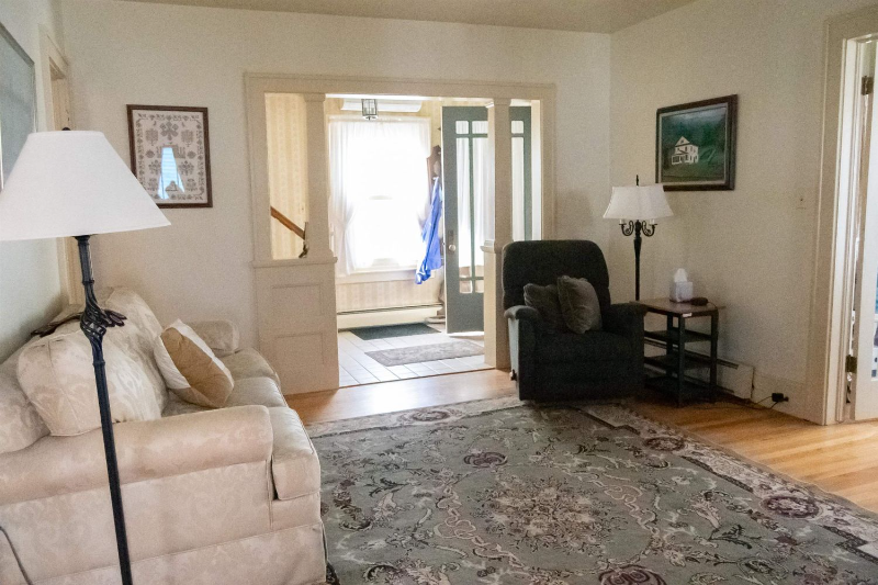 10 Wallace Ave - Photo 6 of 23