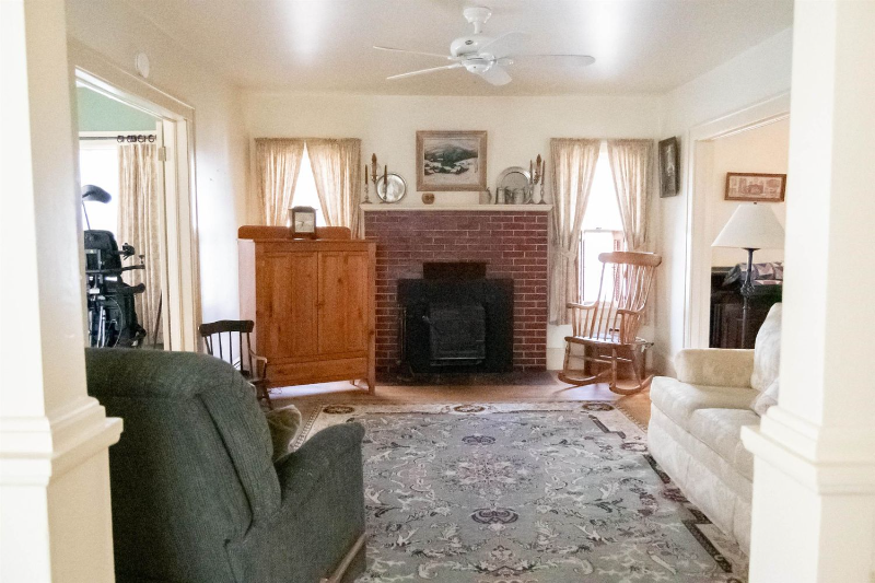 10 Wallace Ave - Photo 7 of 23