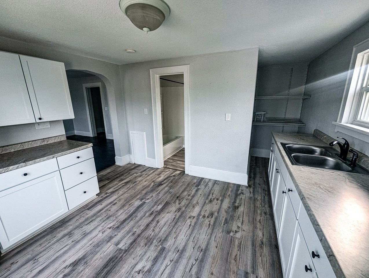 337 1/2 Elm St - Photo 3 of 9