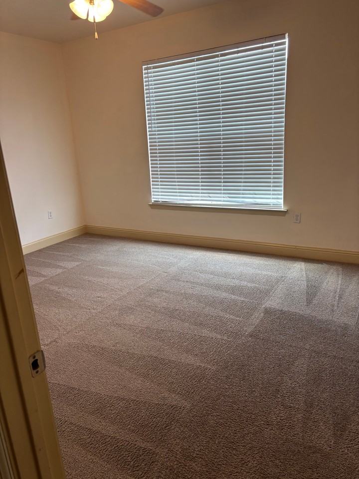 43215 Creek Cir #501 - Photo 5 of 10