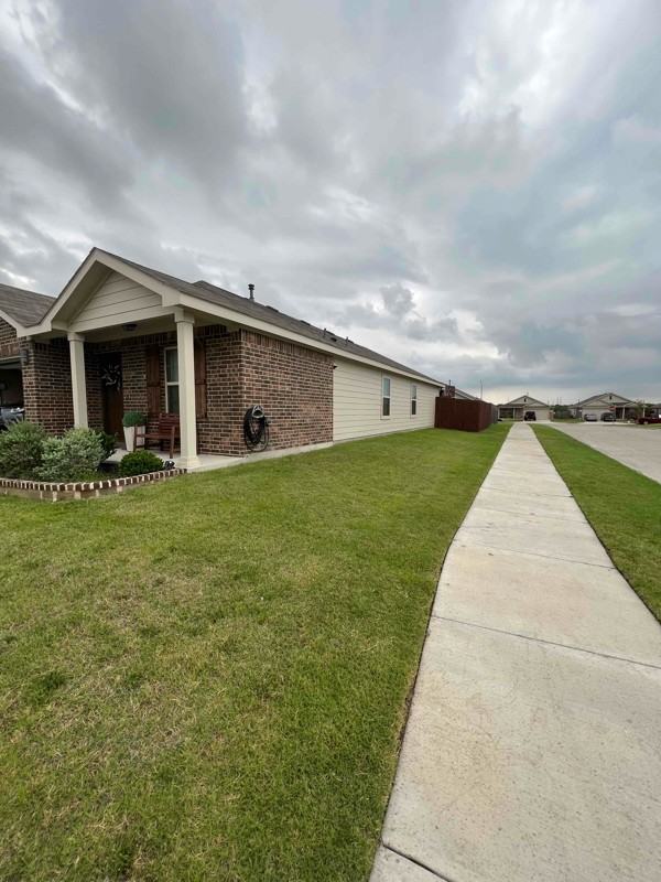 345 Falling Star Dr - Photo 2 of 14
