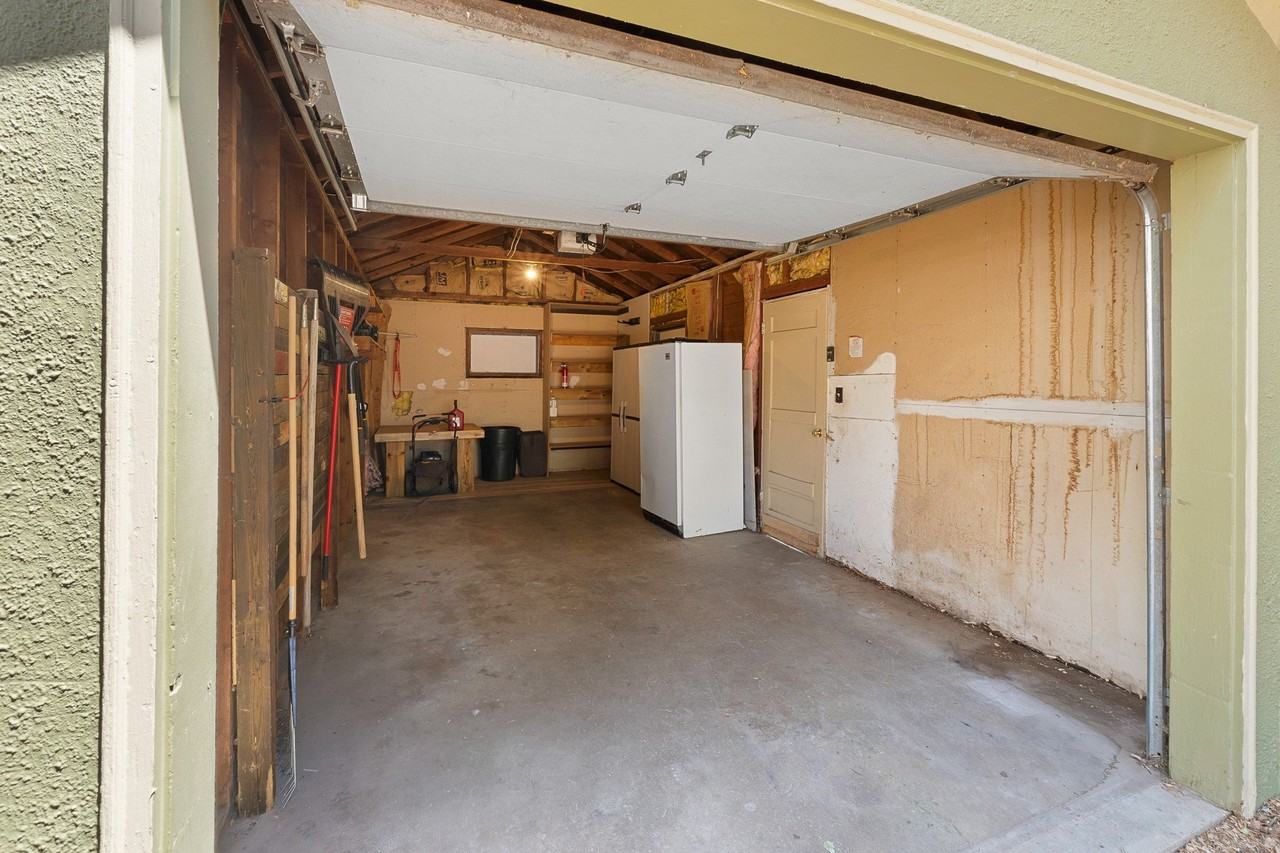 1423 11th St - Photo 6 of 16