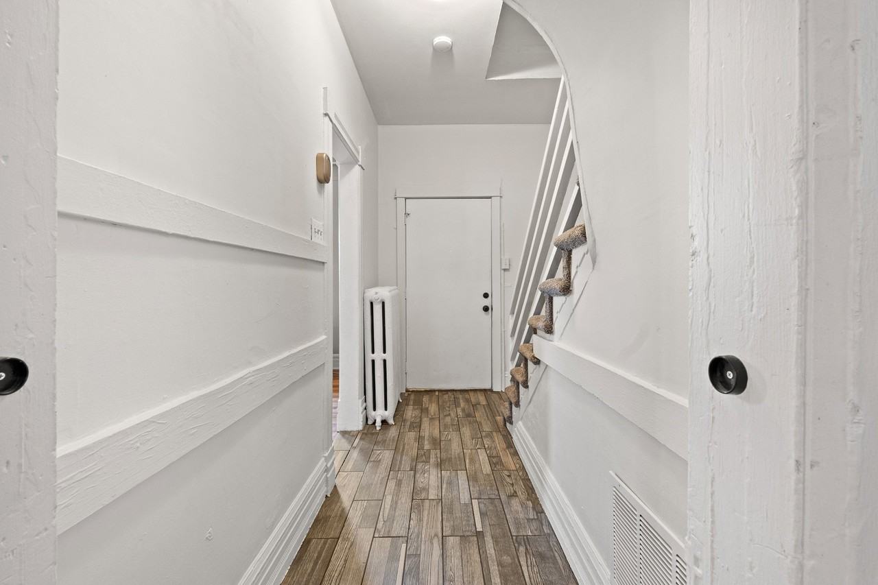 1423 11th St - Photo 7 of 16