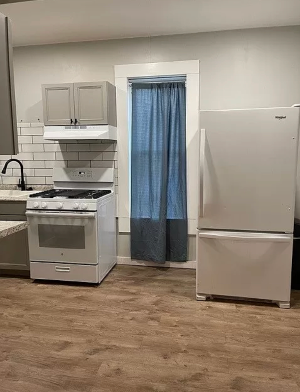 10549 Main St - Photo 4 of 11