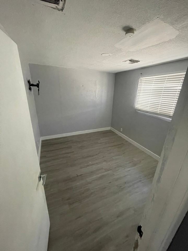 2312 Bassler St #1 - Photo 5 of 6