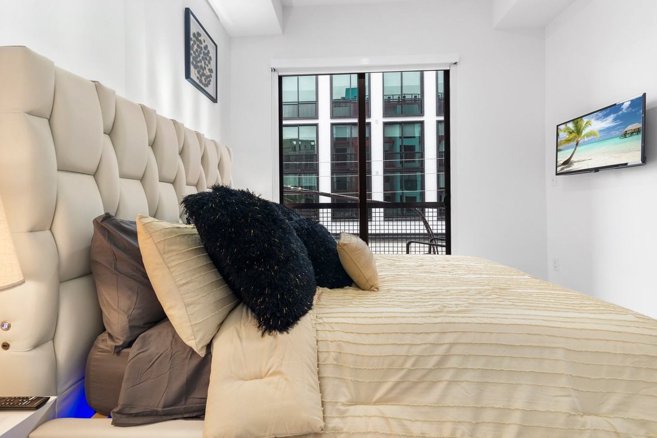 136 Nw 26th St #207 - Photo 6 of 12