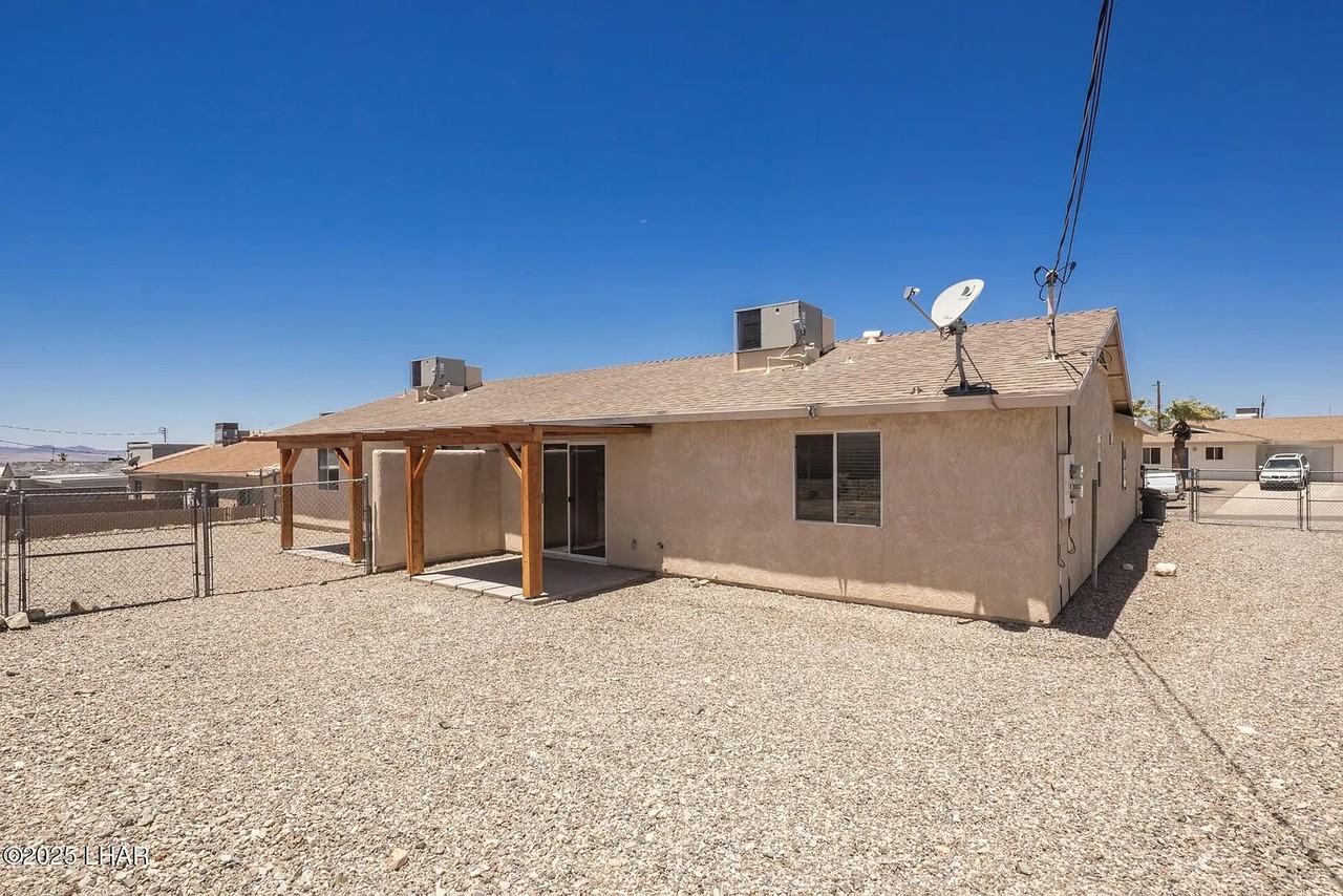 3188 Desert View Ct #102 - Photo 2 of 20
