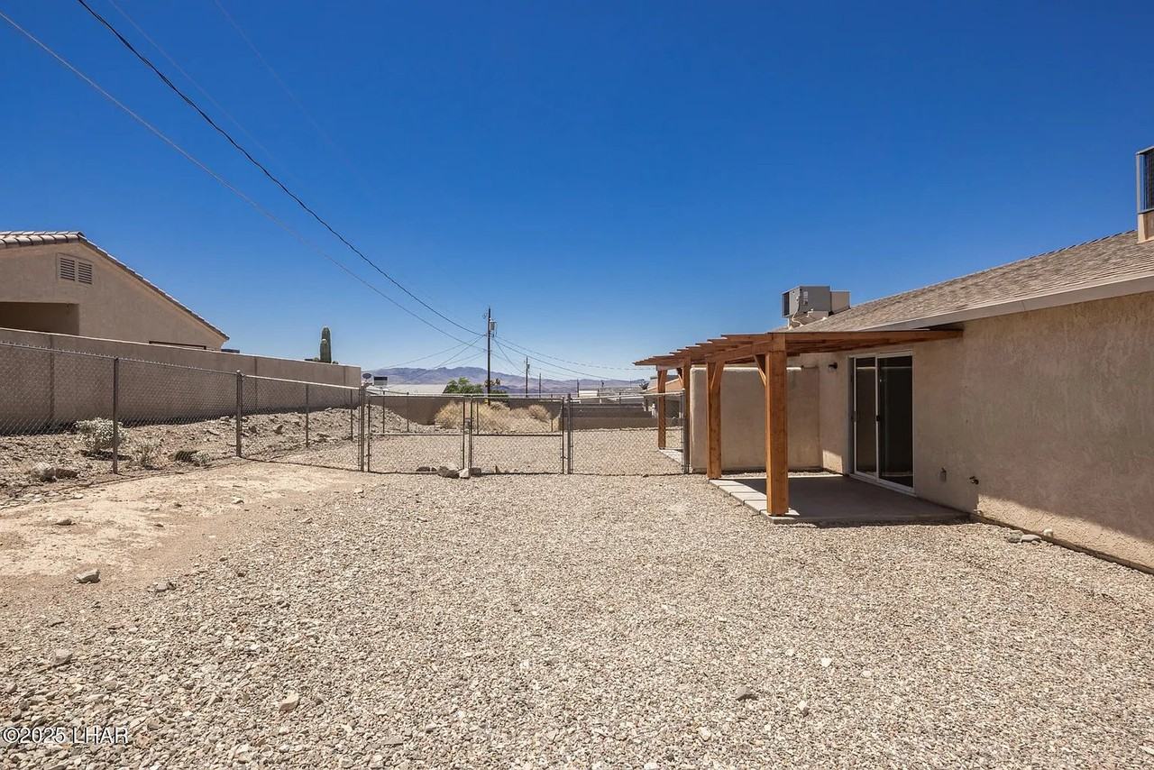 3188 Desert View Ct #102 - Photo 3 of 20