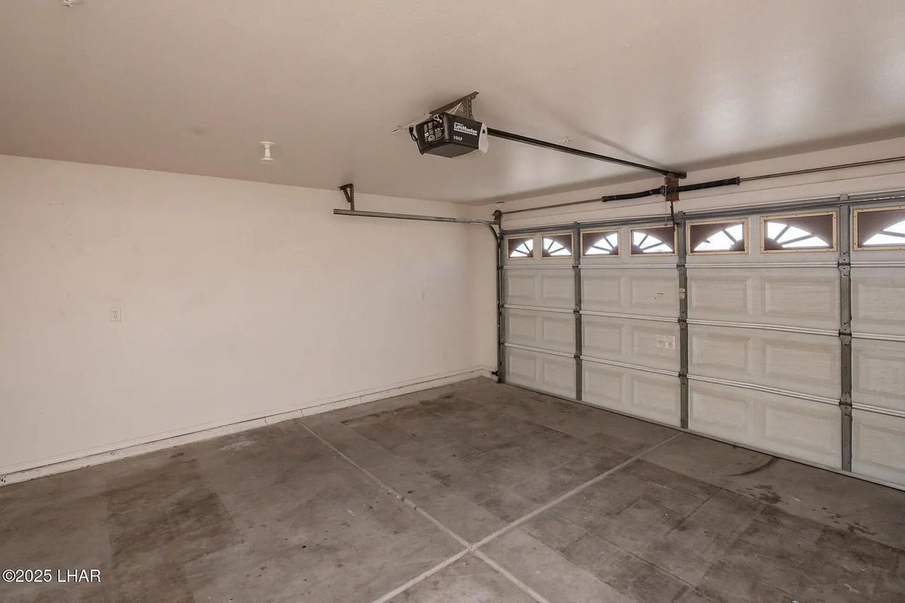 3188 Desert View Ct #102 - Photo 5 of 20