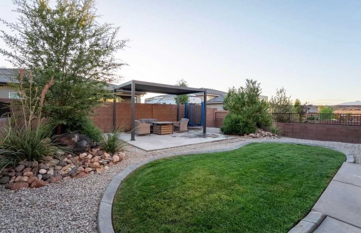 6020 S Ersa Ln - Photo 3 of 7