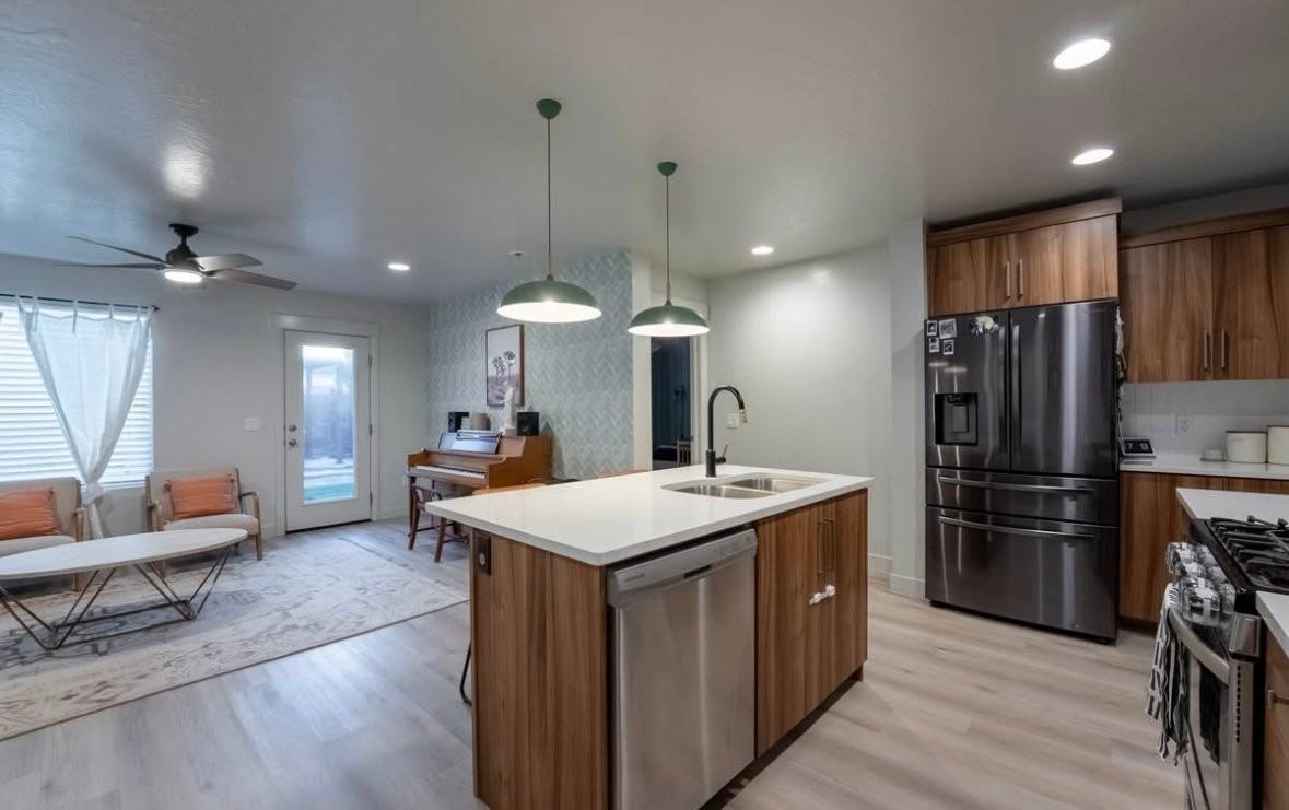 6020 S Ersa Ln - Photo 6 of 7
