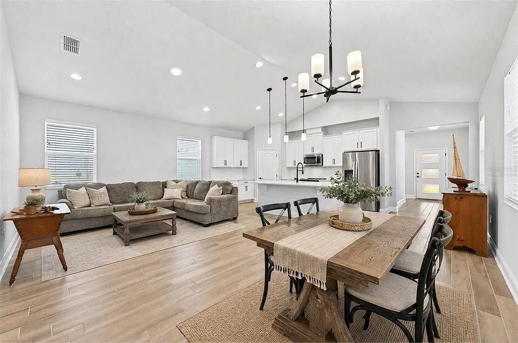 606 Dogfish Ln - Photo 2 of 35