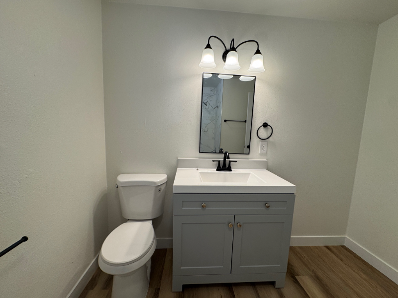 804 Meeker St - Photo 3 of 20