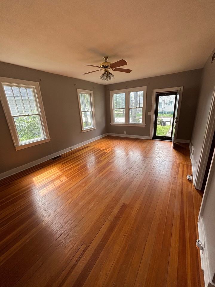 1114 Madison Ave - Photo 3 of 17