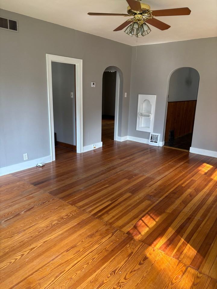 1114 Madison Ave - Photo 6 of 17