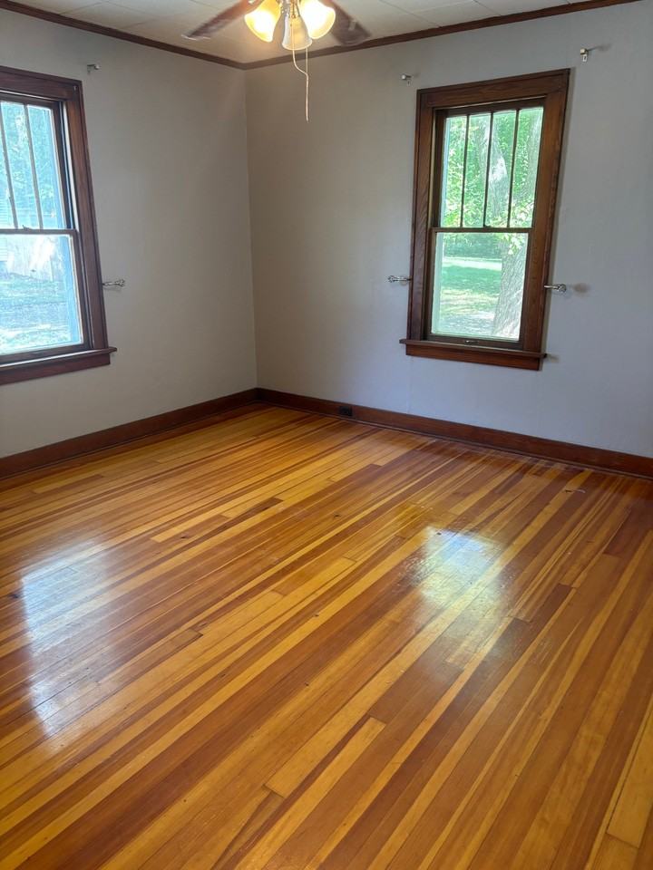 1114 Madison Ave - Photo 7 of 17