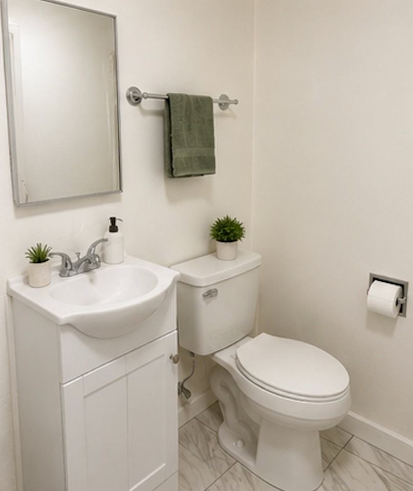 591 W Sherman St #2 - Photo 4 of 7