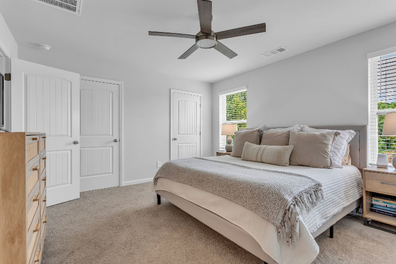 1301 Walker Way - Photo 7 of 11