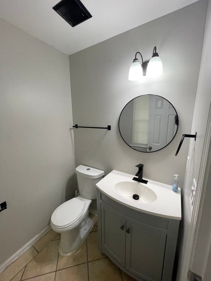 1008 Kipling Ct - Photo 5 of 20