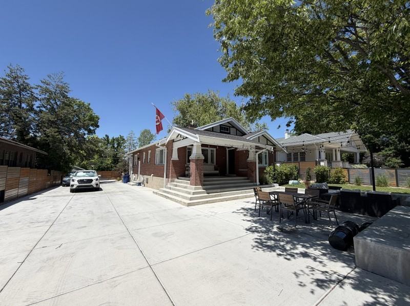 1016 S St - Photo 2 of 30